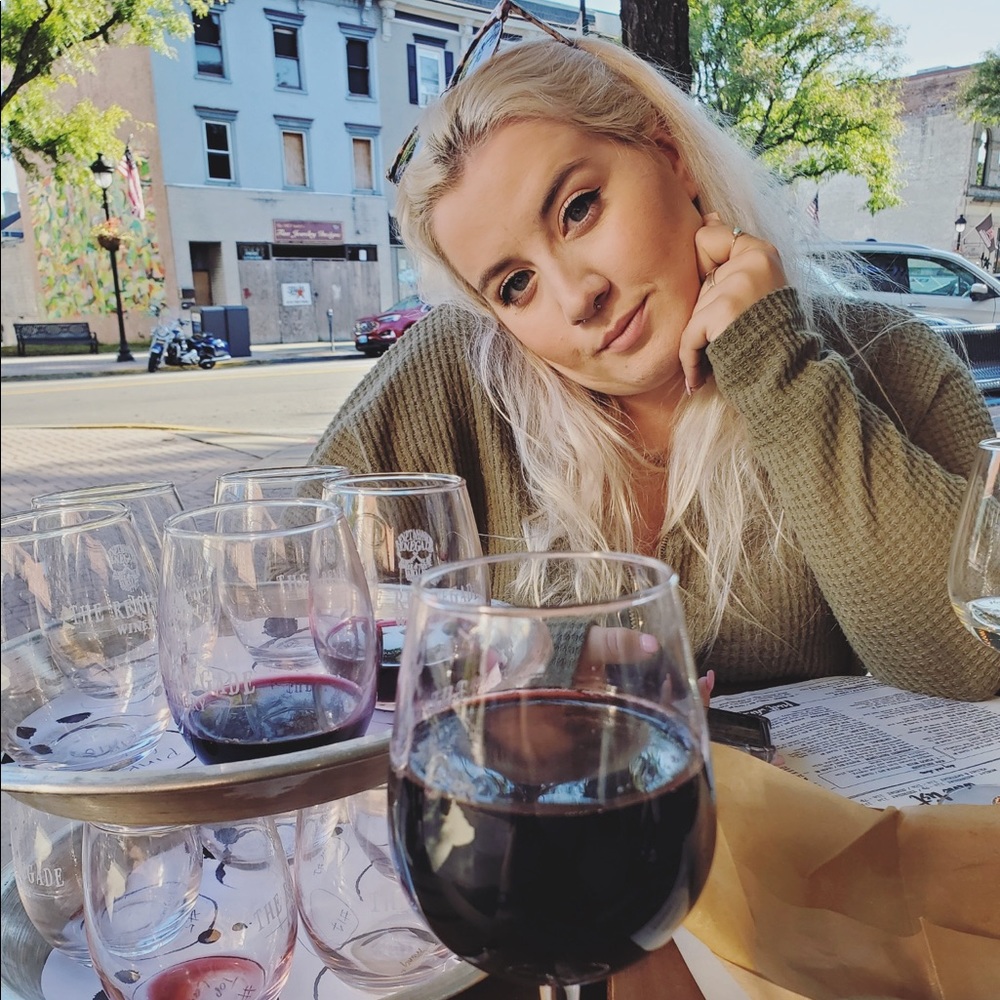 Meet your Posher, Lauren
